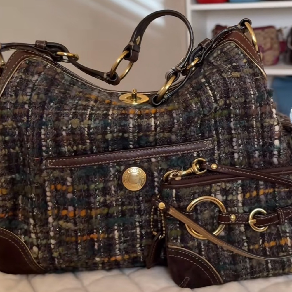 ISO- in search of this bag, please help ! 💗